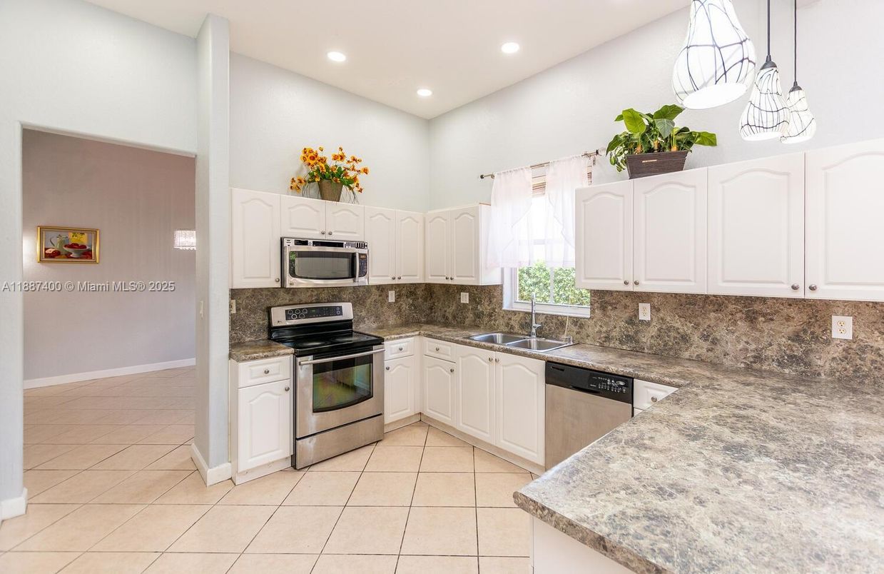 Interior, Kitchen, Pendant Lights, Recessed Lighting, Stainless Steel Appliances