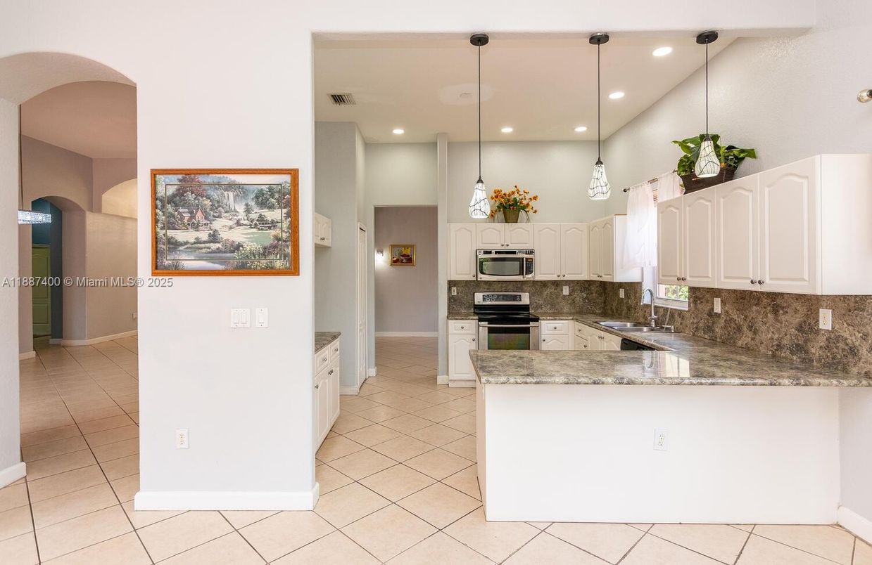 Interior, Kitchen, Pendant Lights, Recessed Lighting, Stainless Steel Appliances