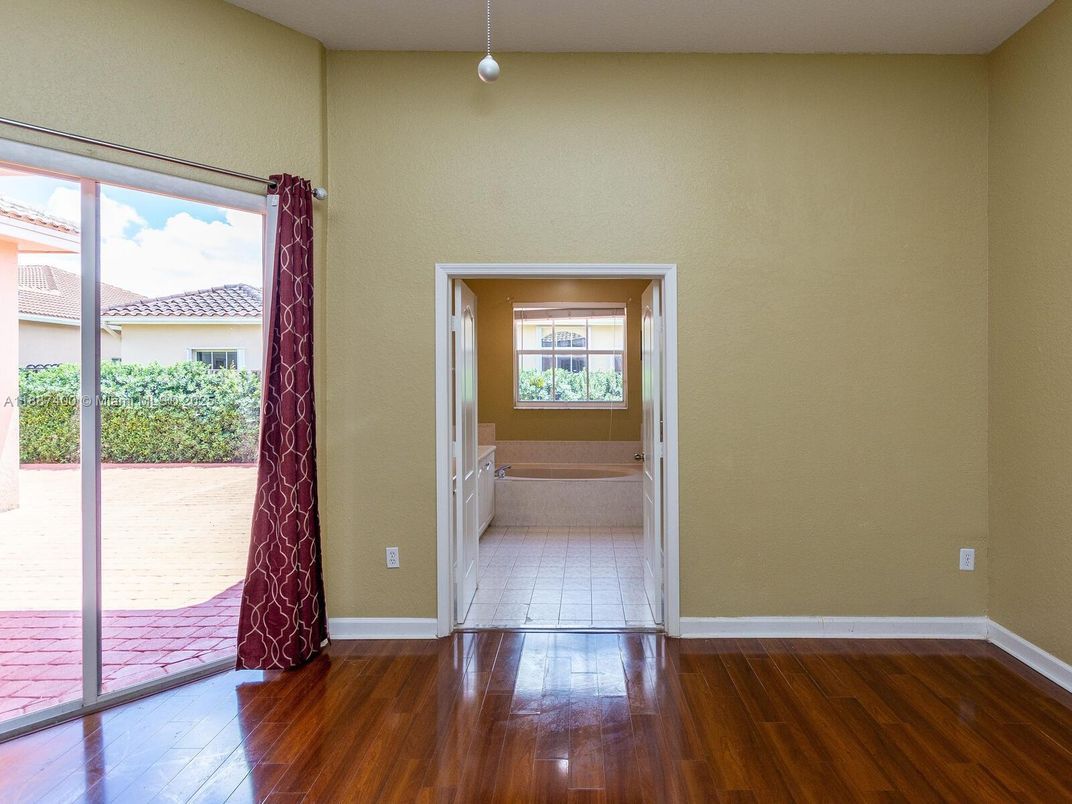 Empty room, Interior, Pendant Lights, Wood Texture Flooring
