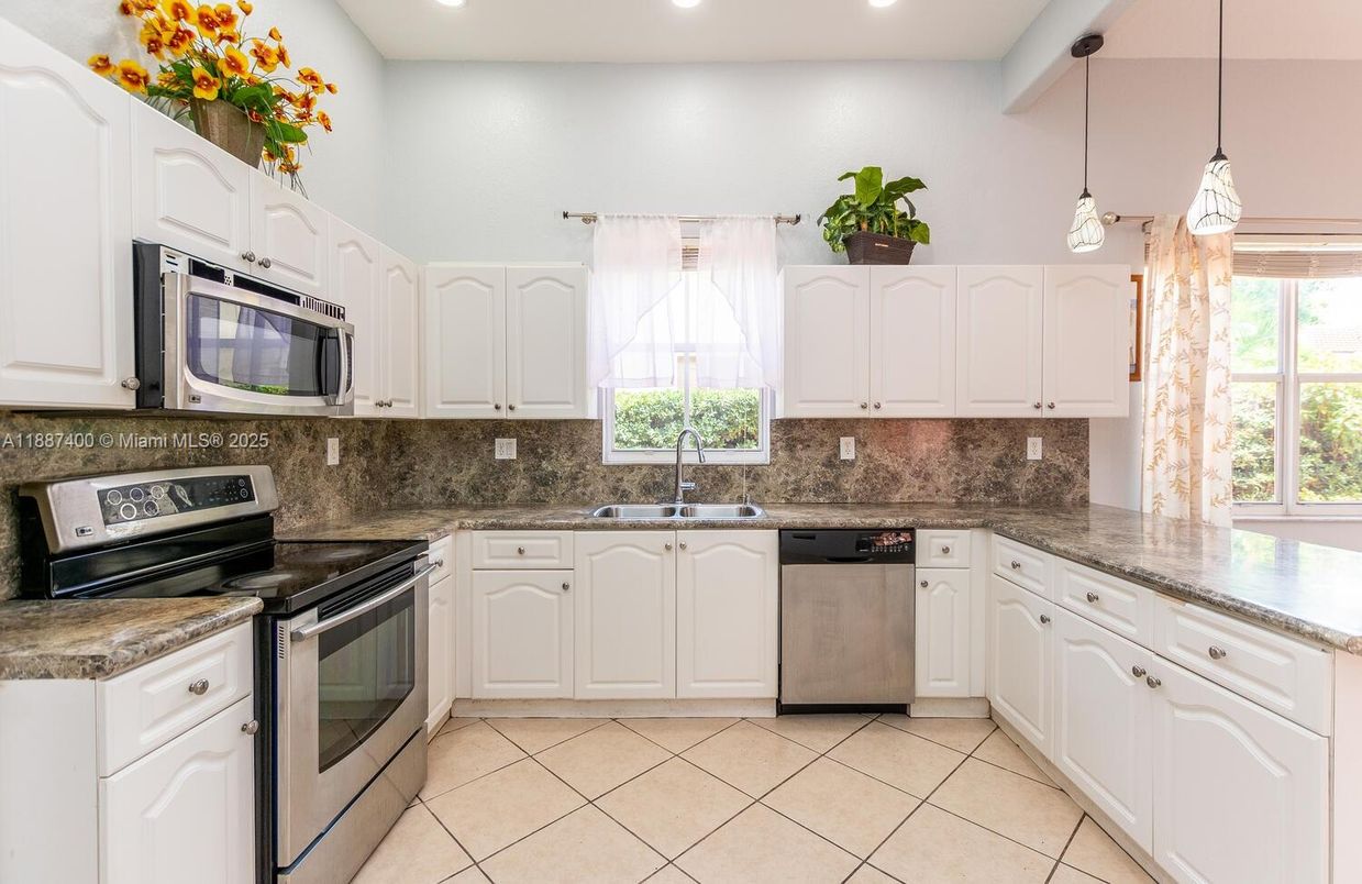 Interior, Kitchen, Pendant Lights, Recessed Lighting, Stainless Steel Appliances