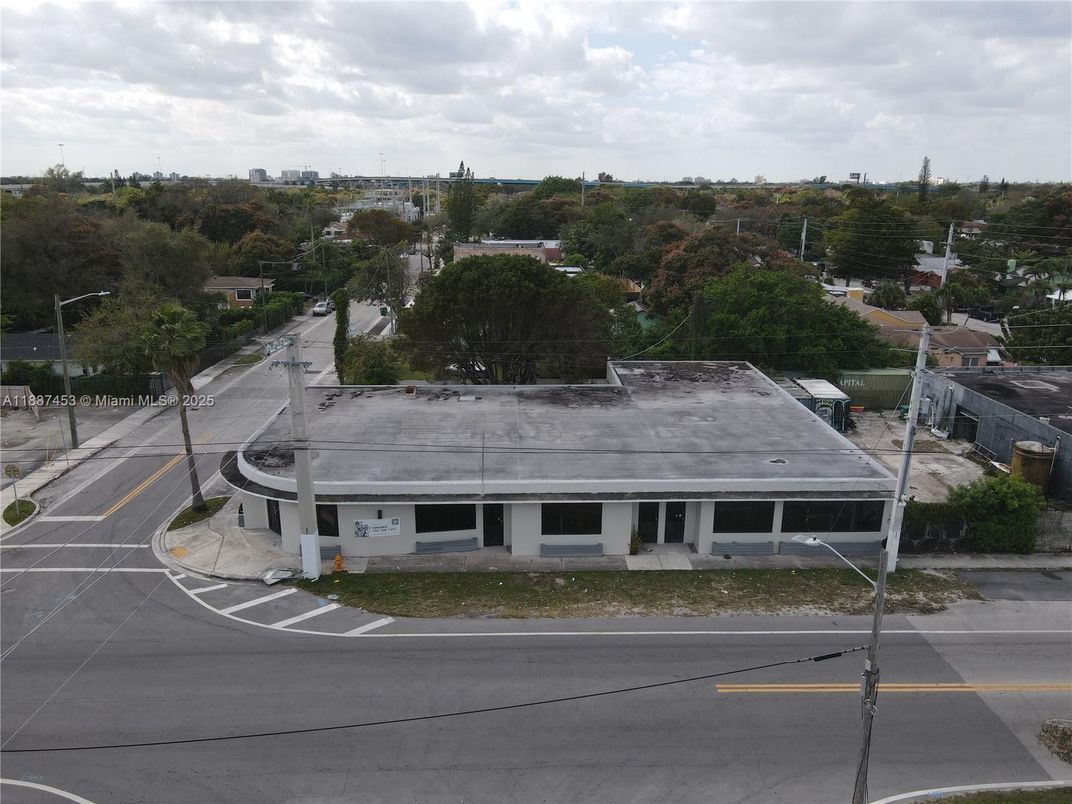Exterior, Drone