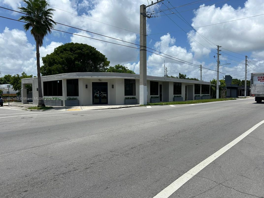 Exterior, Facade, Condo Building