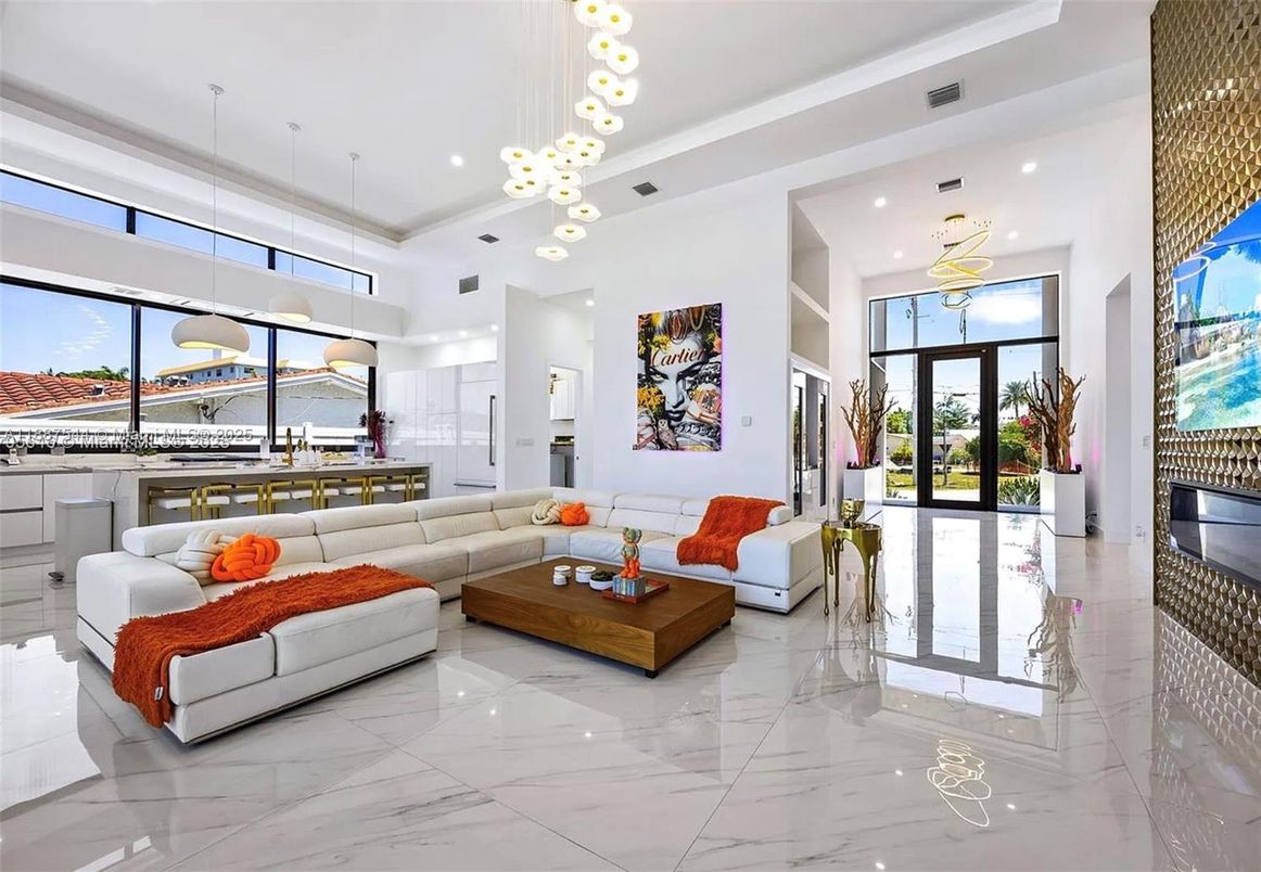 Interior, Kitchen, Living room, Marble, Pendant Lights, Recessed Lighting