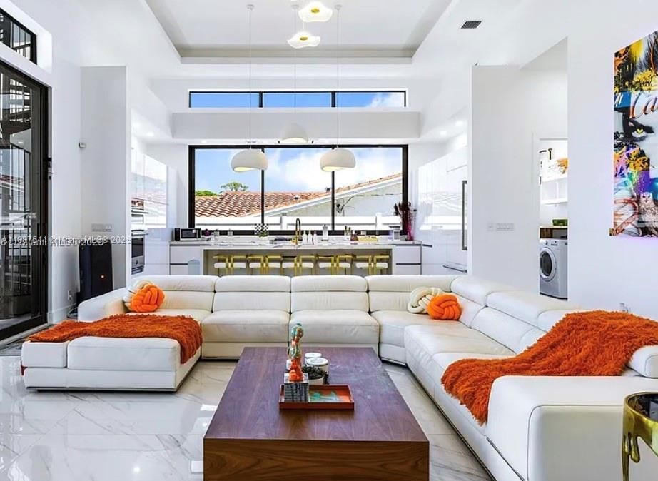 Interior, Kitchen, Living room, Marble, Pendant Lights, Recessed Lighting