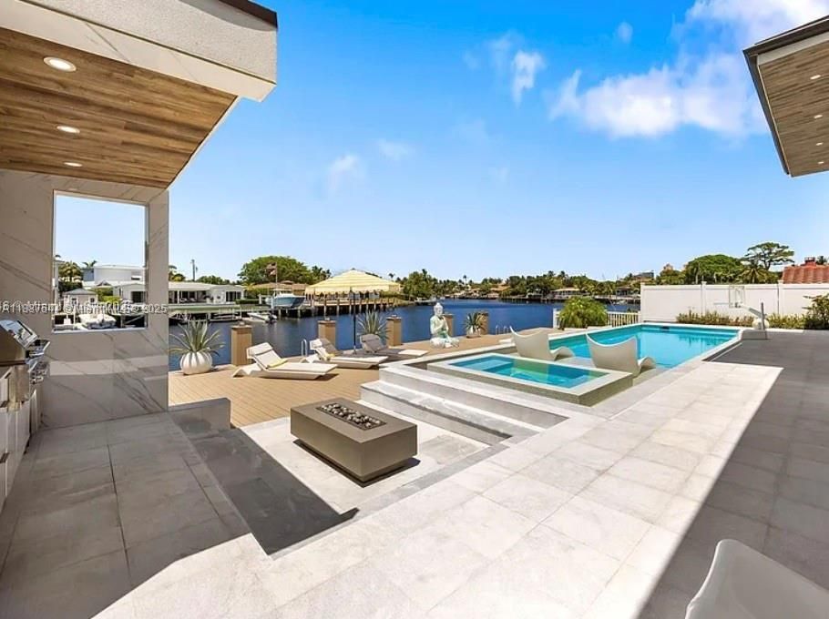 Exterior, Outdoor Kitchen, Pool, Water