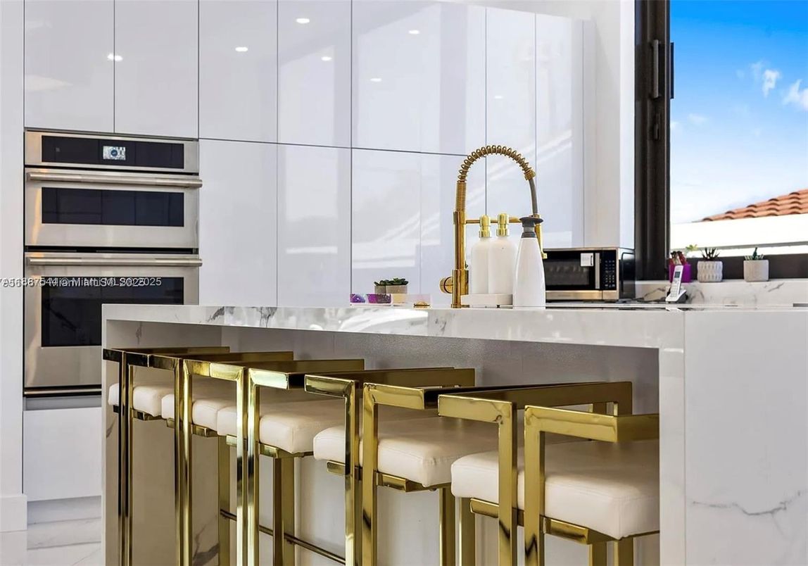 Interior, Kitchen, Stainless Steel Appliances