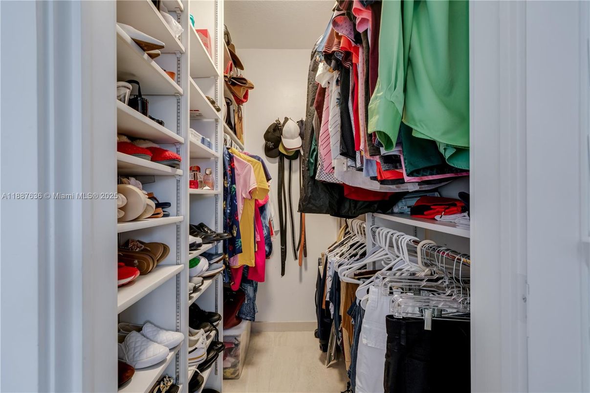 Interior, Walk-in Closets