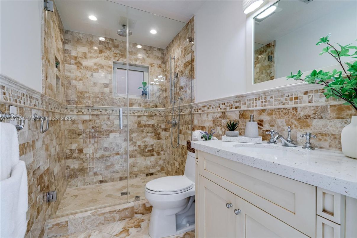 Bathroom, Interior, Recessed Lighting