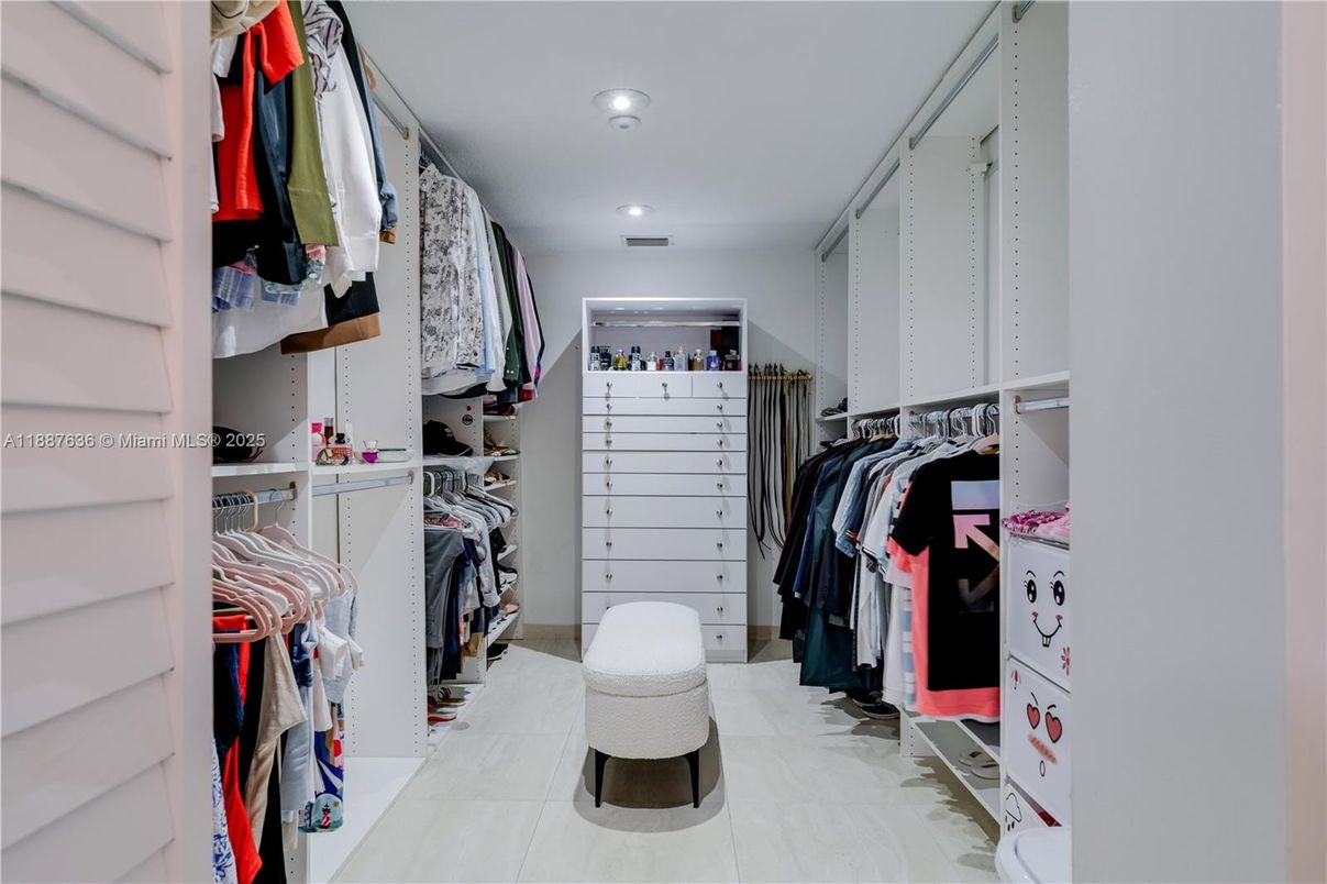 Interior, Recessed Lighting, Walk-in Closets