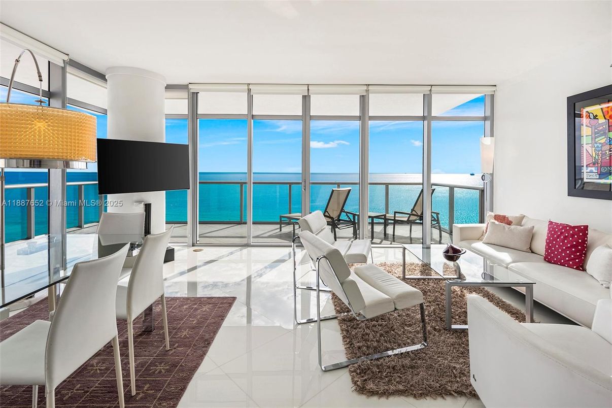 Dining room, Interior, Living room, Water