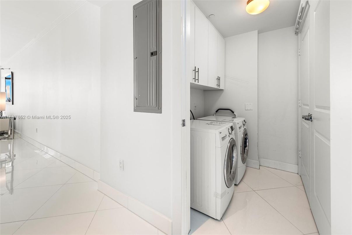Interior, Washer