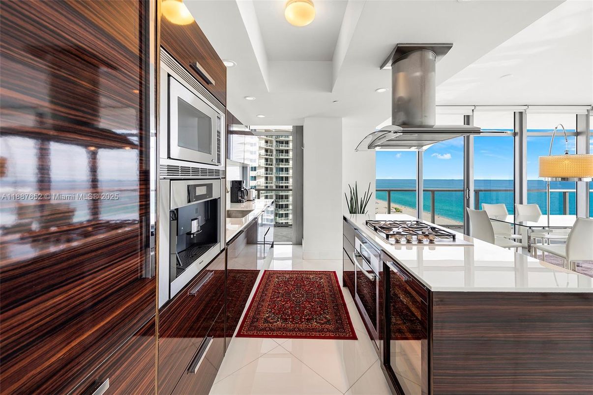 Dining room, Interior, Kitchen, Recessed Lighting, Stainless Steel Appliances, Water