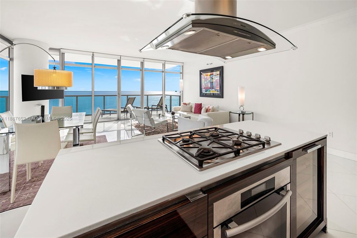 Dining room, Interior, Kitchen, Living room, Stainless Steel Appliances, Water