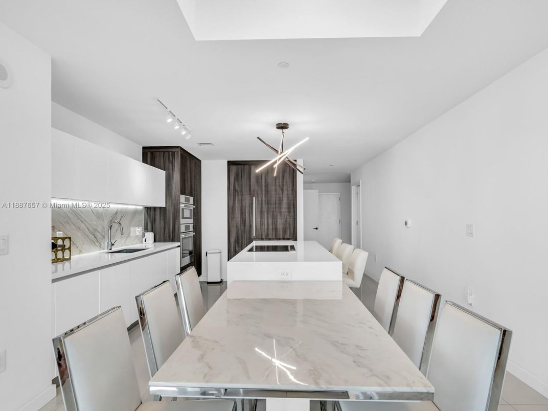 Dining room, Interior, Kitchen, Pendant Lights, Recessed Lighting