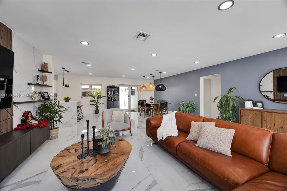 Dining room, Interior, Living room, Marble, Pendant Lights, Recessed Lighting