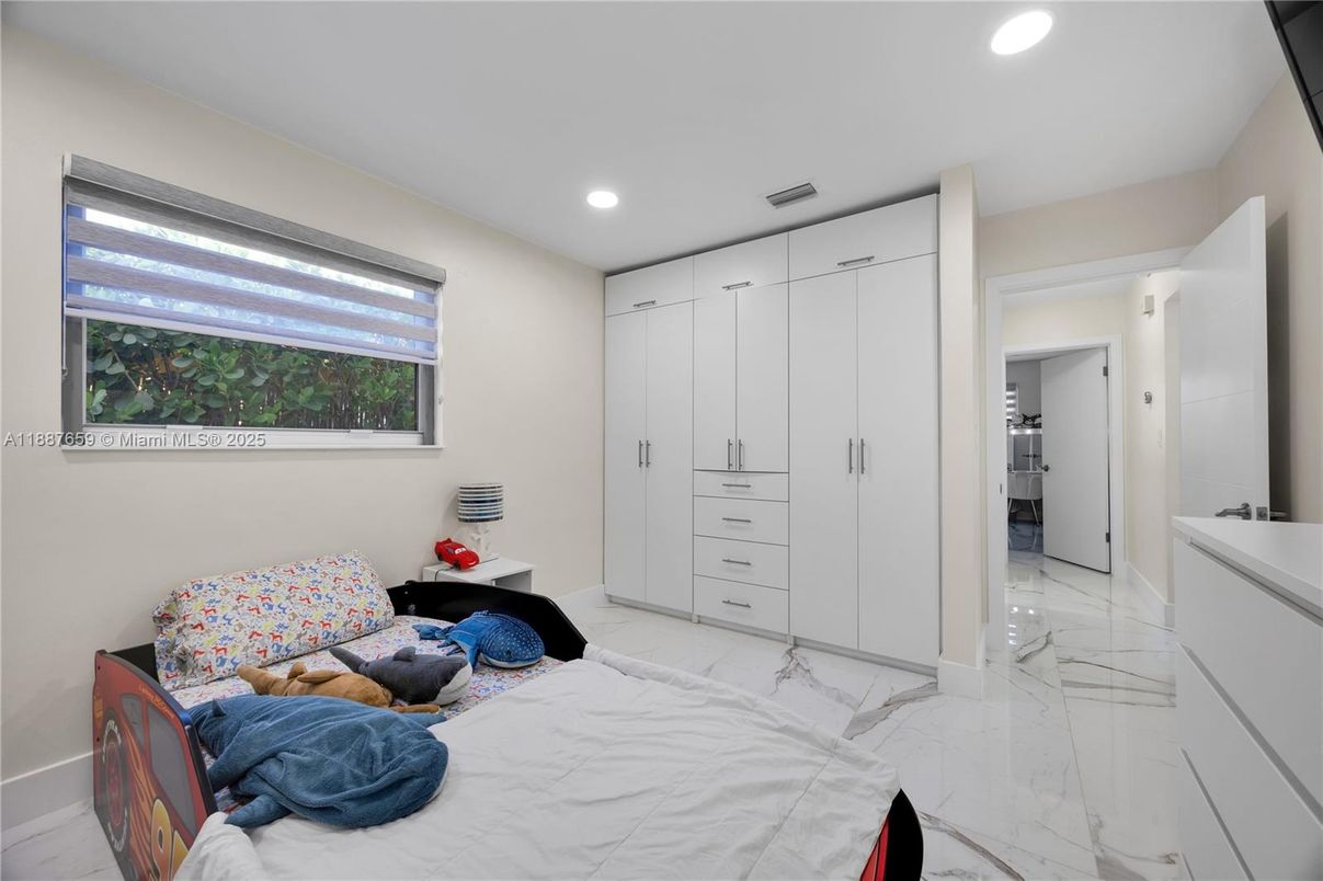 Bedroom, Interior, Marble, Recessed Lighting