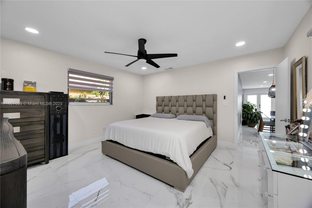 Bedroom, Interior, Marble, Recessed Lighting