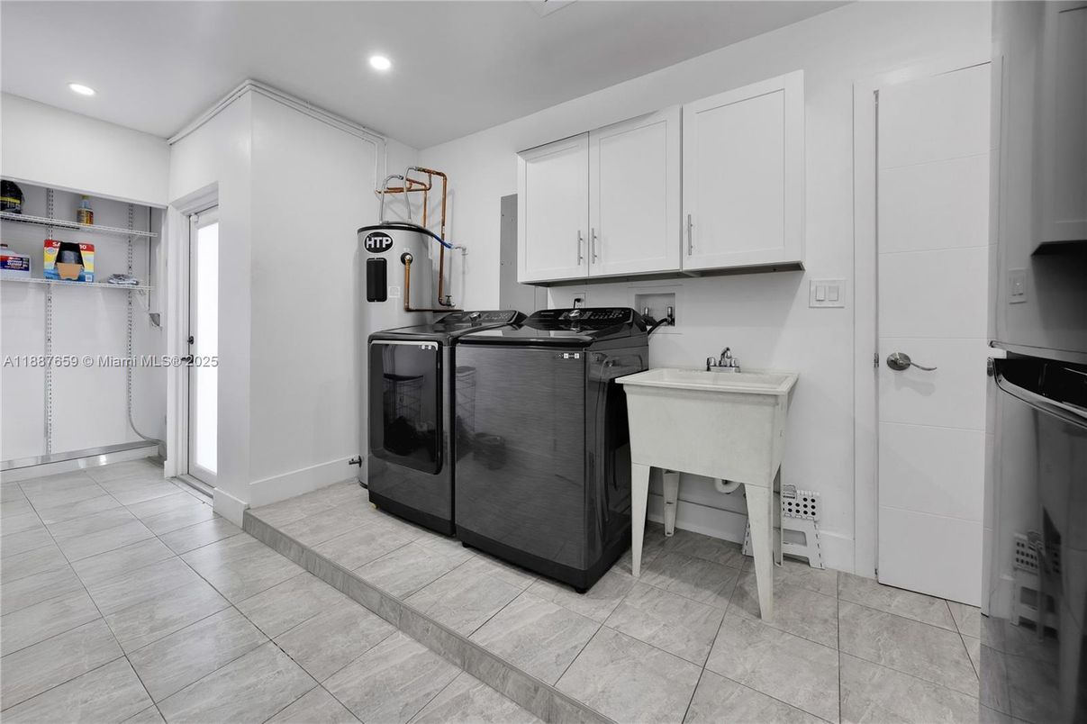 Interior, Recessed Lighting, Washer