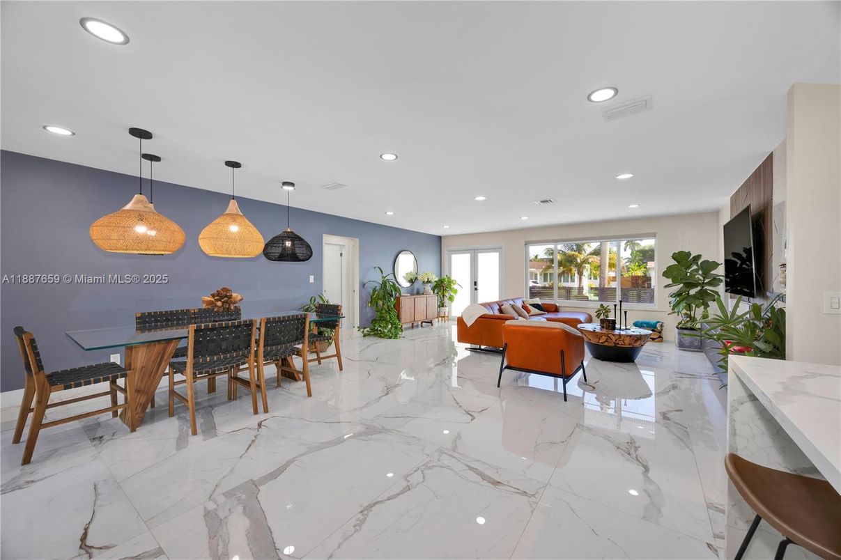 Dining room, Interior, Living room, Marble, Pendant Lights, Recessed Lighting