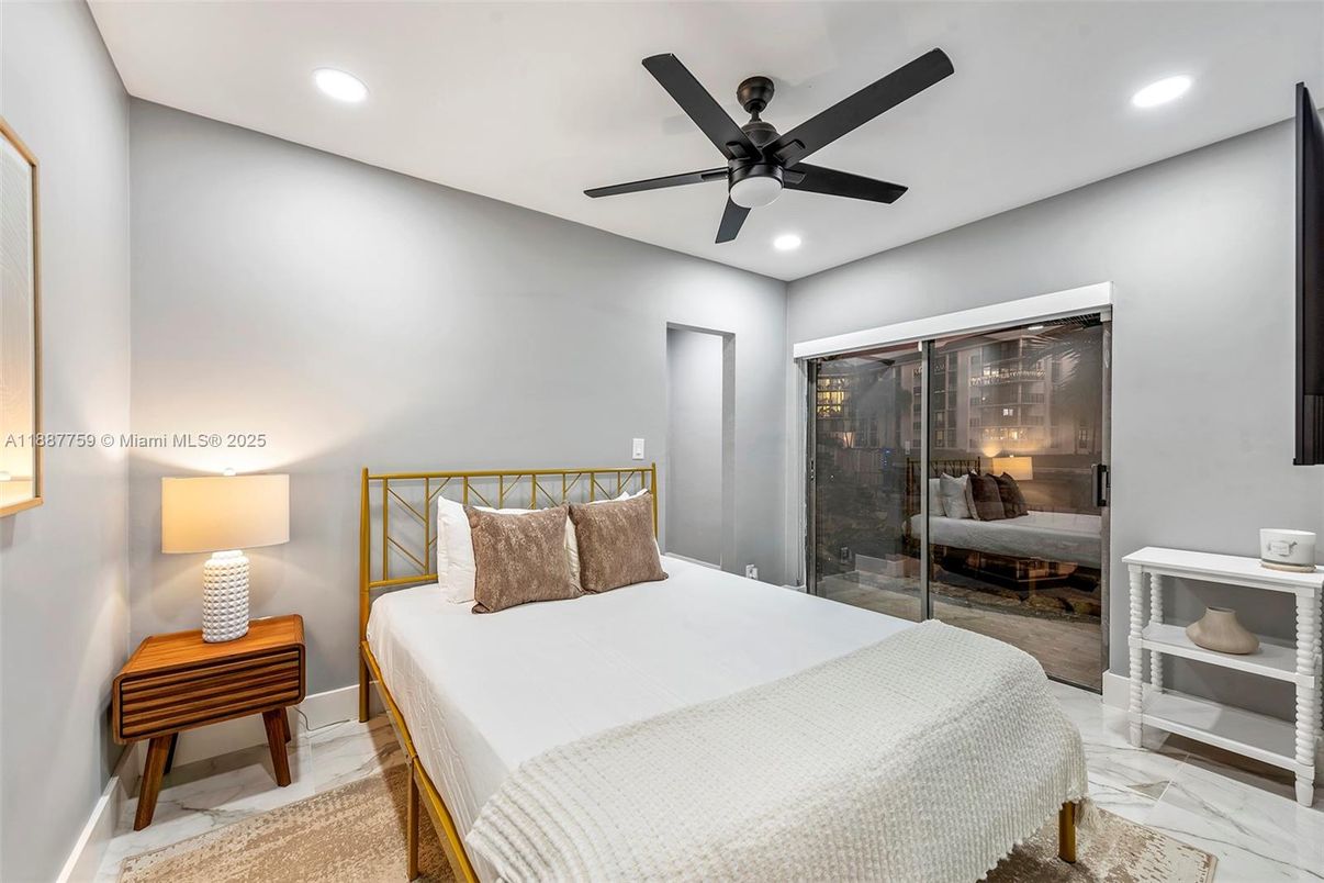 Bedroom, Interior, Marble, Recessed Lighting