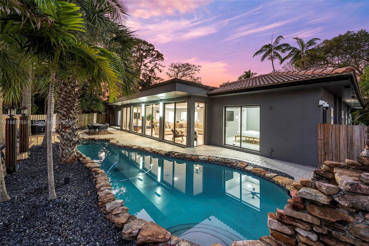 Exterior, Pool