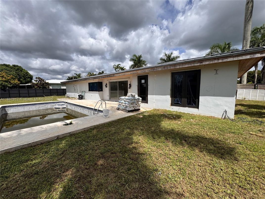 Backyard, Exterior, Pool