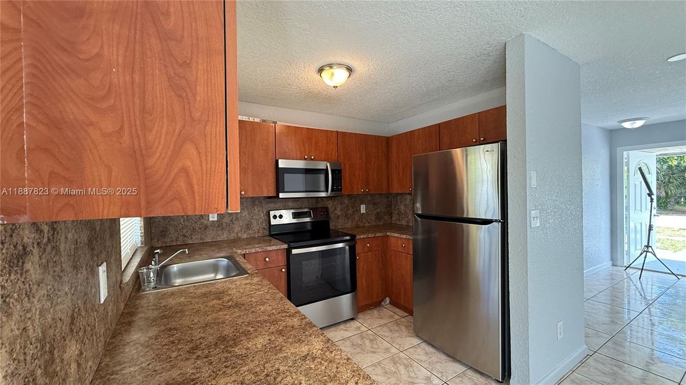 Interior, Kitchen, Stainless Steel Appliances