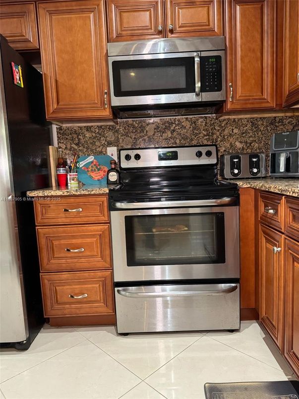 Interior, Kitchen, Stainless Steel Appliances
