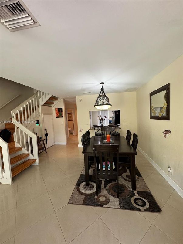 Dining room, Interior