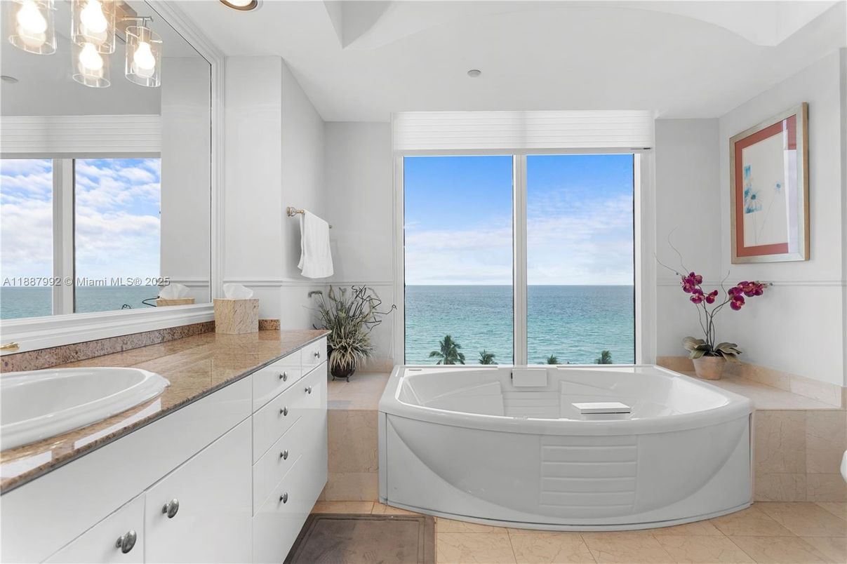 Bathroom, Dual Sink Vanities, Free Standing Baths, Interior, Recessed Lighting, Water