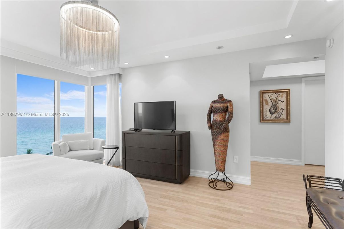 Bedroom, Interior, Recessed Lighting, Water, Wood Texture Flooring