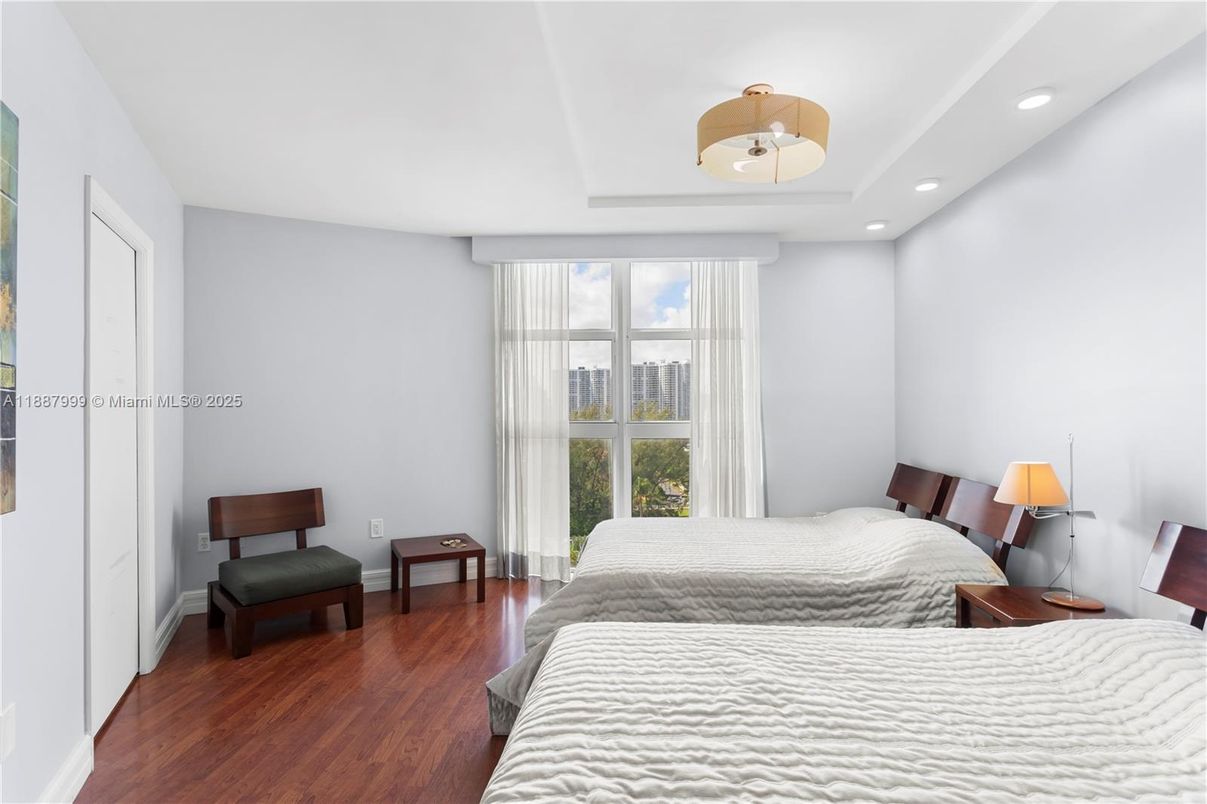 Bedroom, Interior, Pendant Lights, Recessed Lighting, Wood Texture Flooring