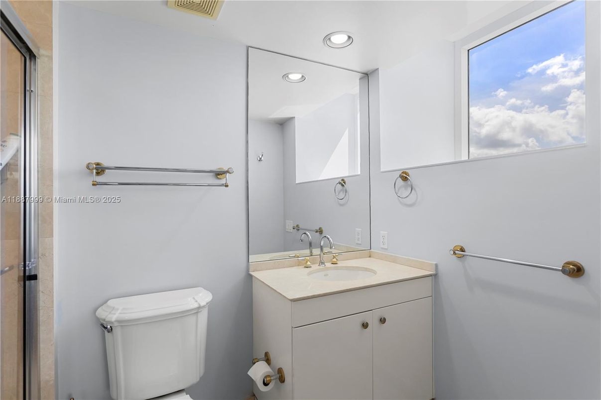Bathroom, Interior, Recessed Lighting
