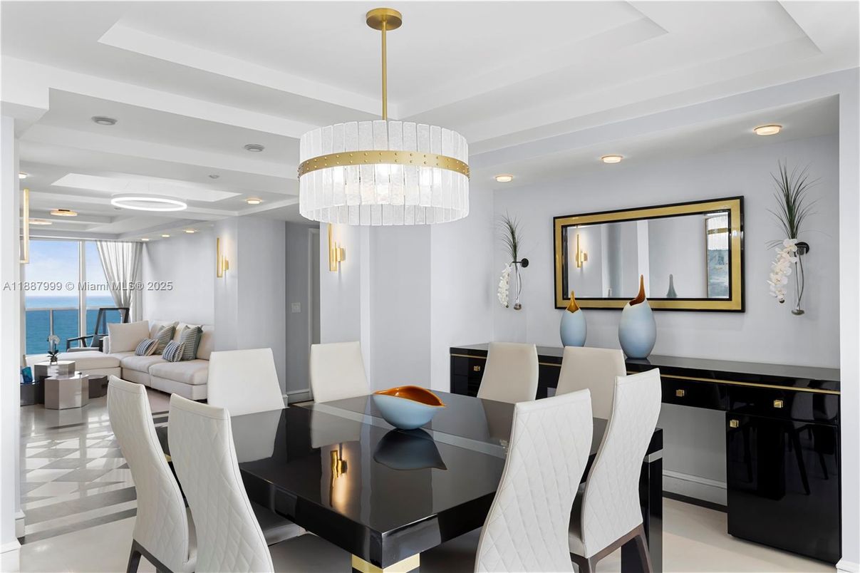 Chandelier, Dining room, Interior, Living room, Pendant Lights, Recessed Lighting, Water