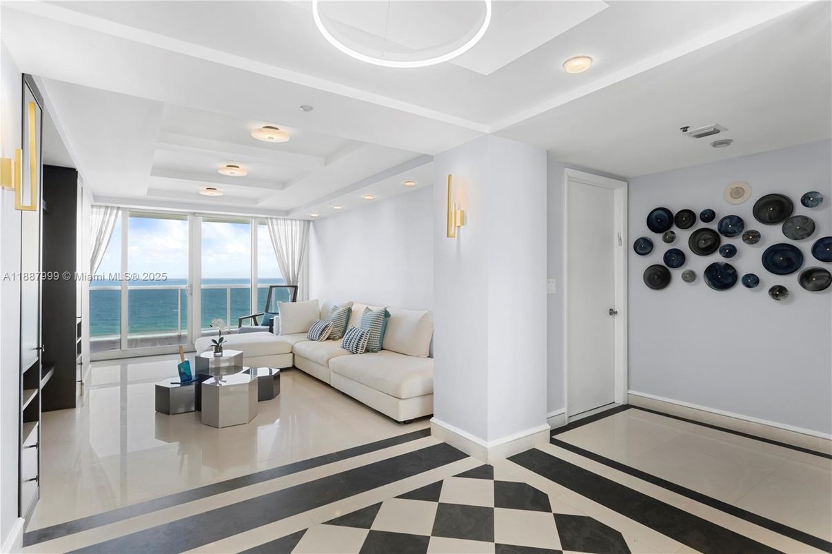 Interior, Living room, Recessed Lighting, Water