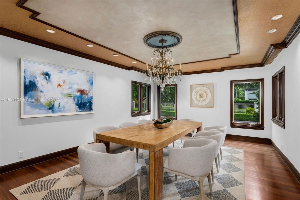 Chandelier, Dining room, Interior, Recessed Lighting, Wood Texture Flooring