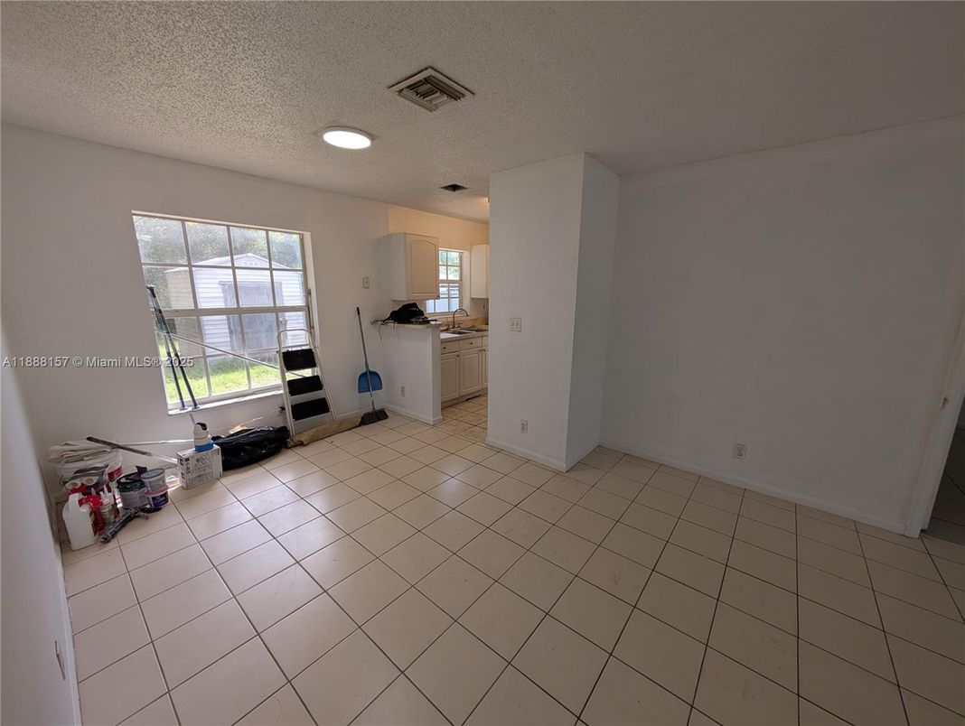 Empty room, Interior, Kitchen, Recessed Lighting