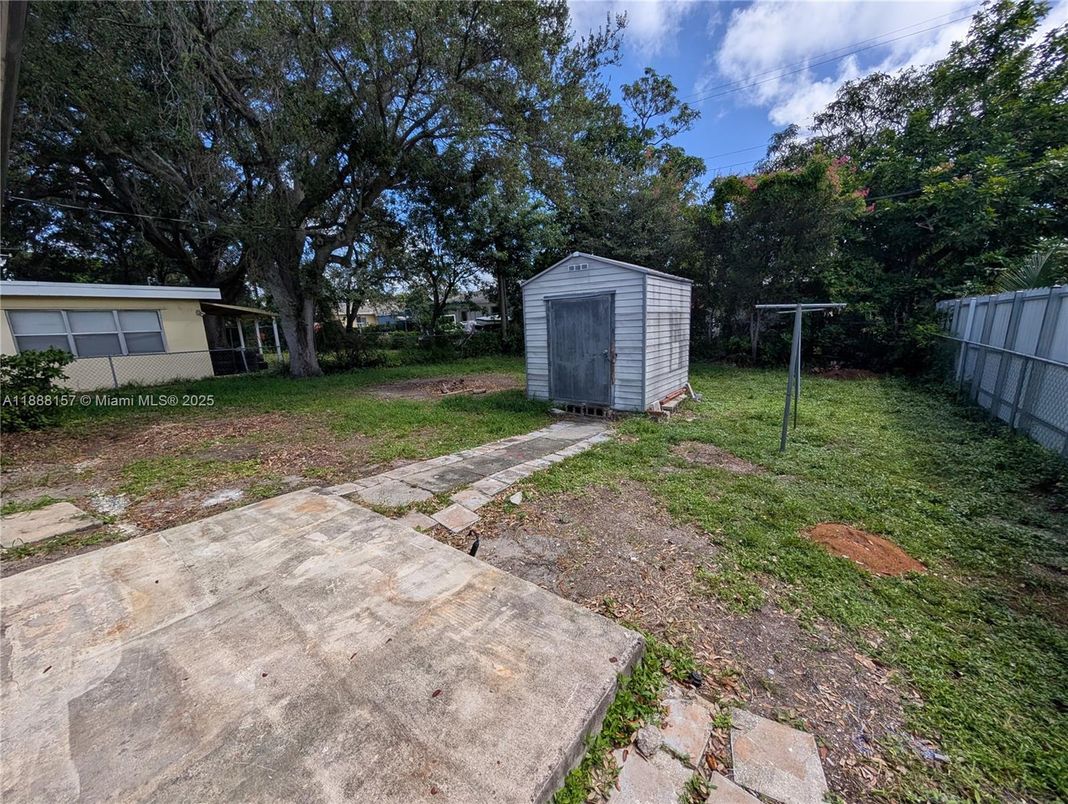 Backyard, Exterior
