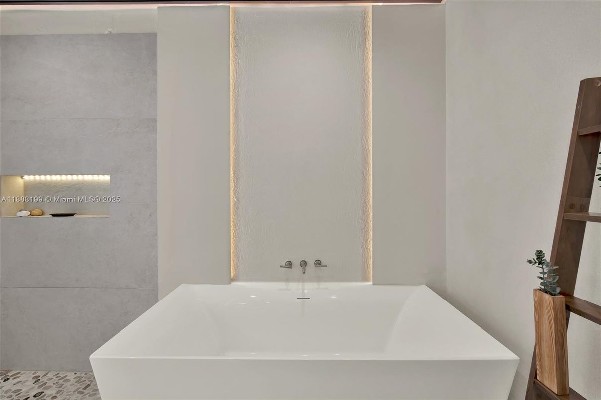 Bathroom, Free Standing Baths, Interior