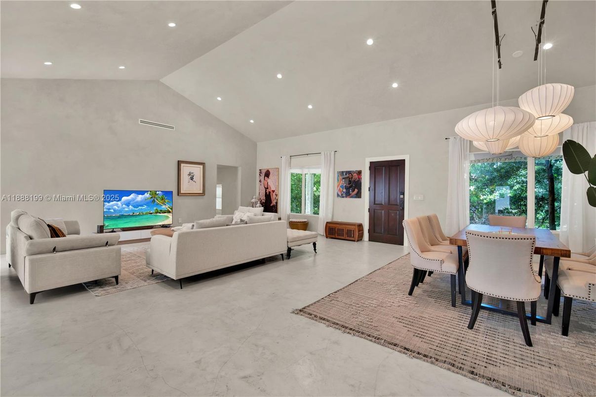 Dining room, Interior, Living room, Marble, Pendant Lights, Recessed Lighting
