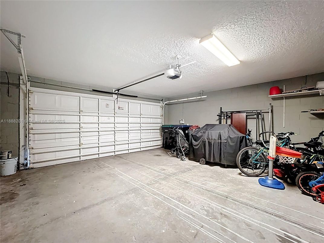 Garage, Interior