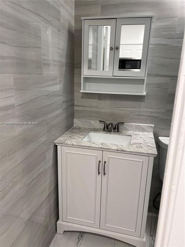 Bathroom, Interior, Marble, Marble Walls