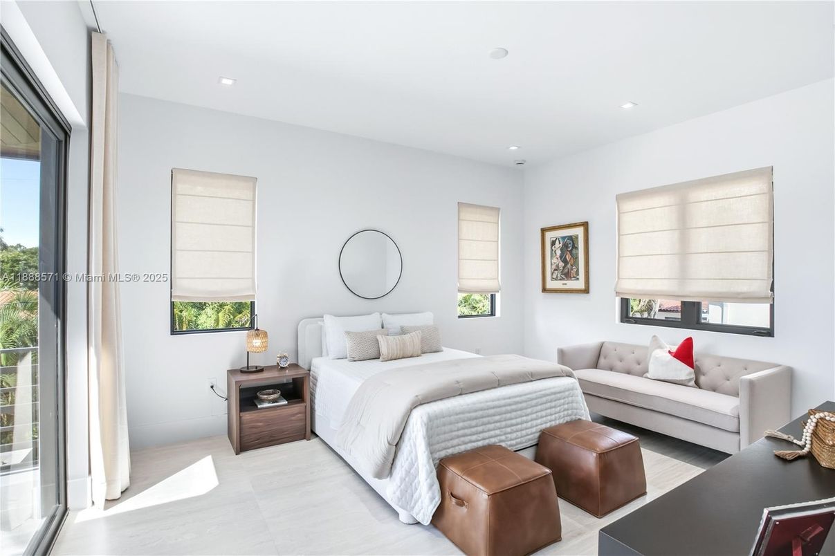 Bedroom, Interior, Recessed Lighting