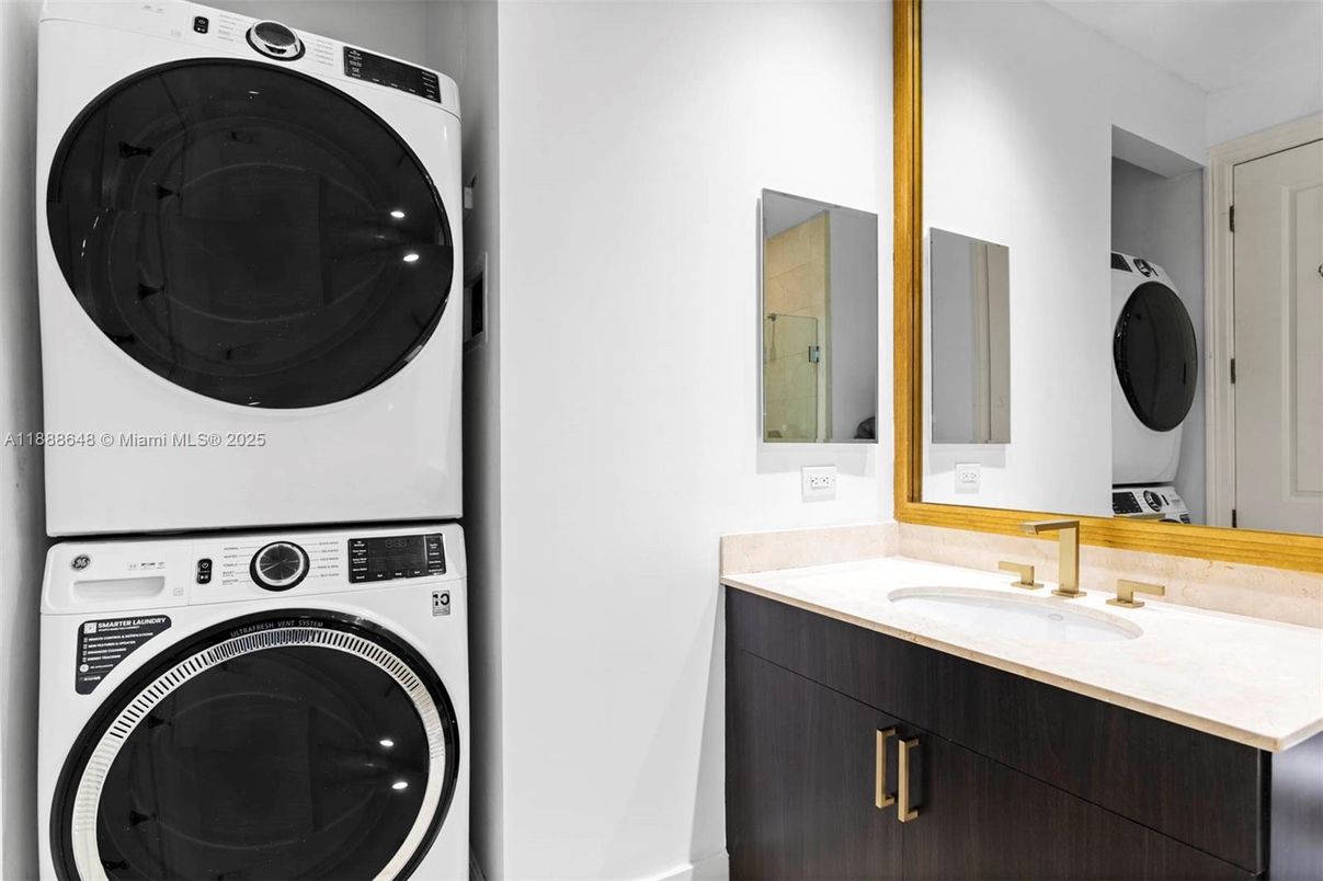 Bathroom, Interior, Utility Closets, Washer