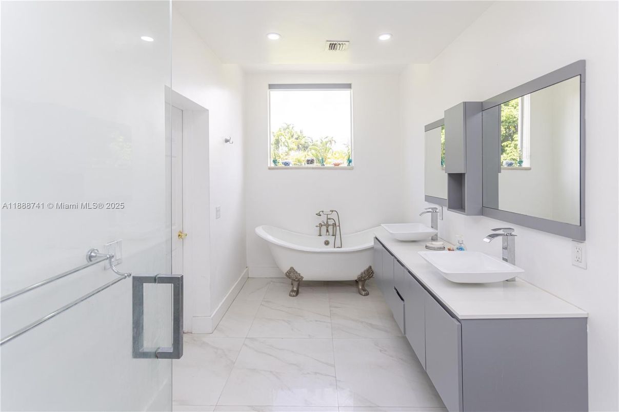 Bathroom, Dual Sink Vanities, Free Standing Baths, Interior, Marble, Recessed Lighting