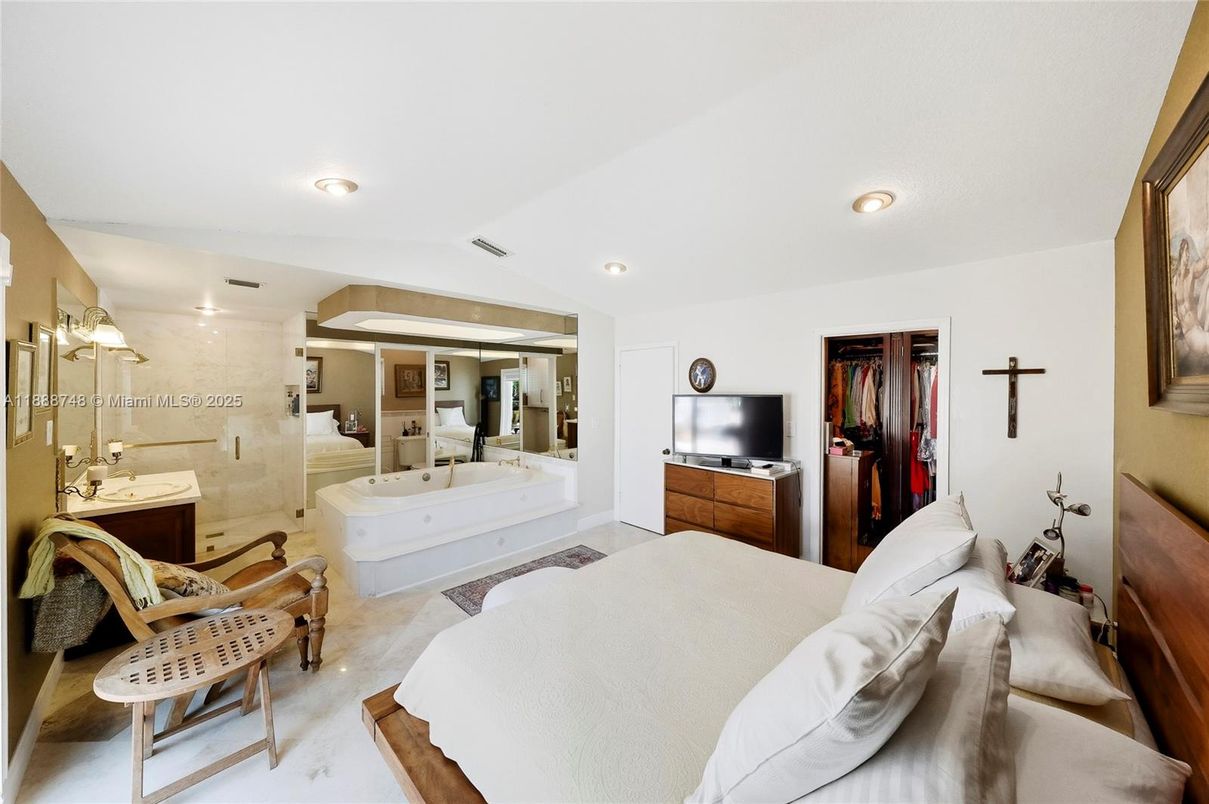 Bathroom, Bedroom, Interior, Recessed Lighting