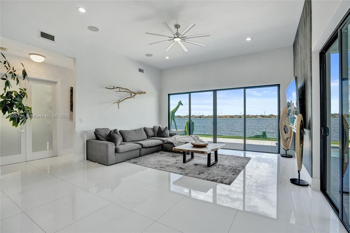 Interior, Living room, Recessed Lighting, Water