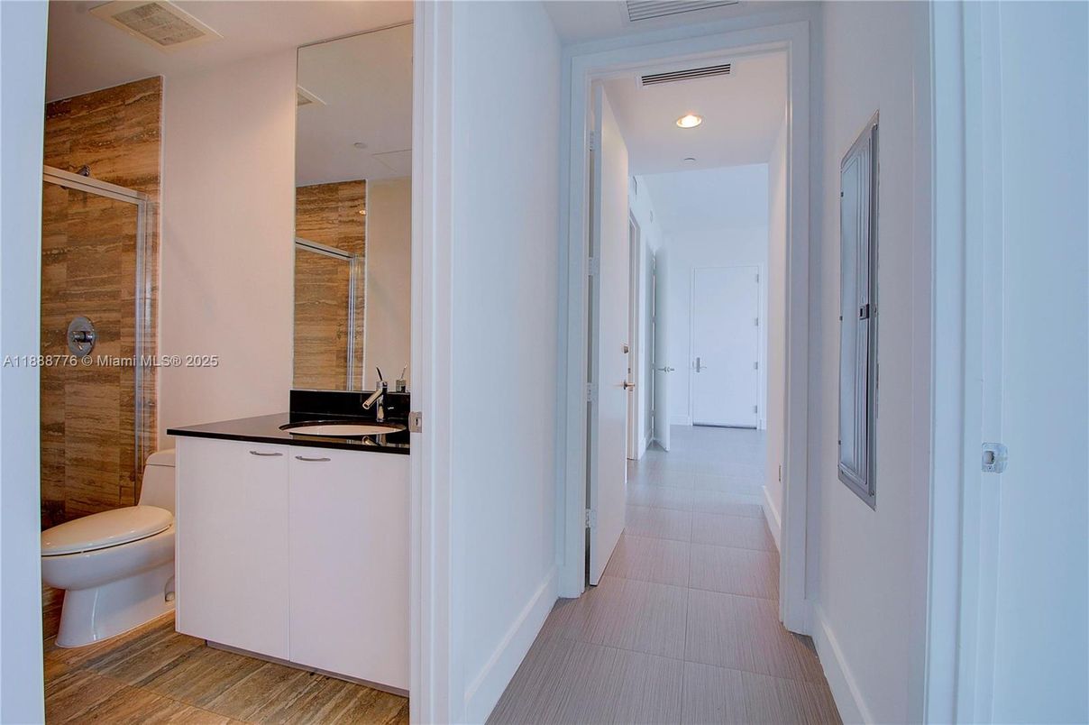 Bathroom, Interior, Recessed Lighting