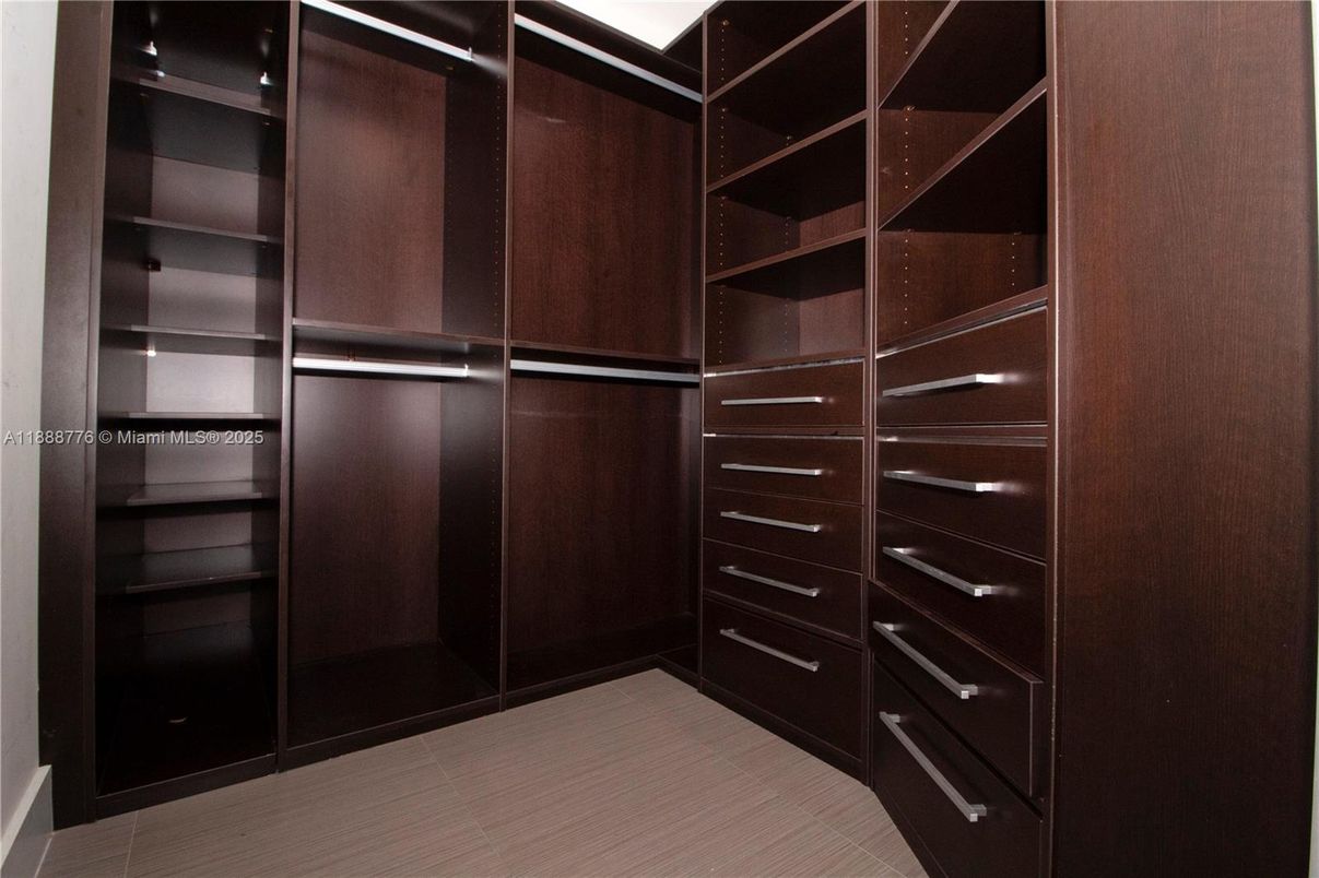 Interior, Walk-in Closets
