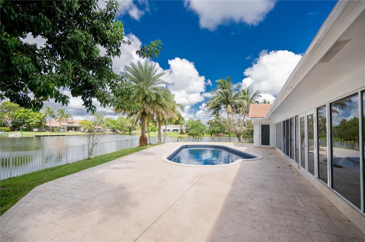 Exterior, Pool, Water